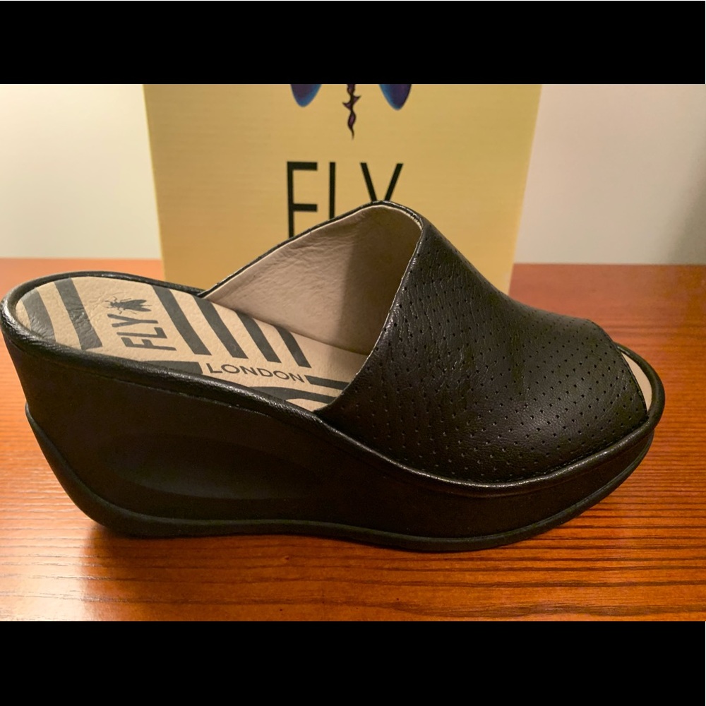 BNIB Fly London Javi wedges size 37